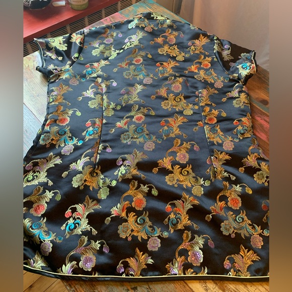 Chinese Traditional Silk Blouse - Picture 2 of 11